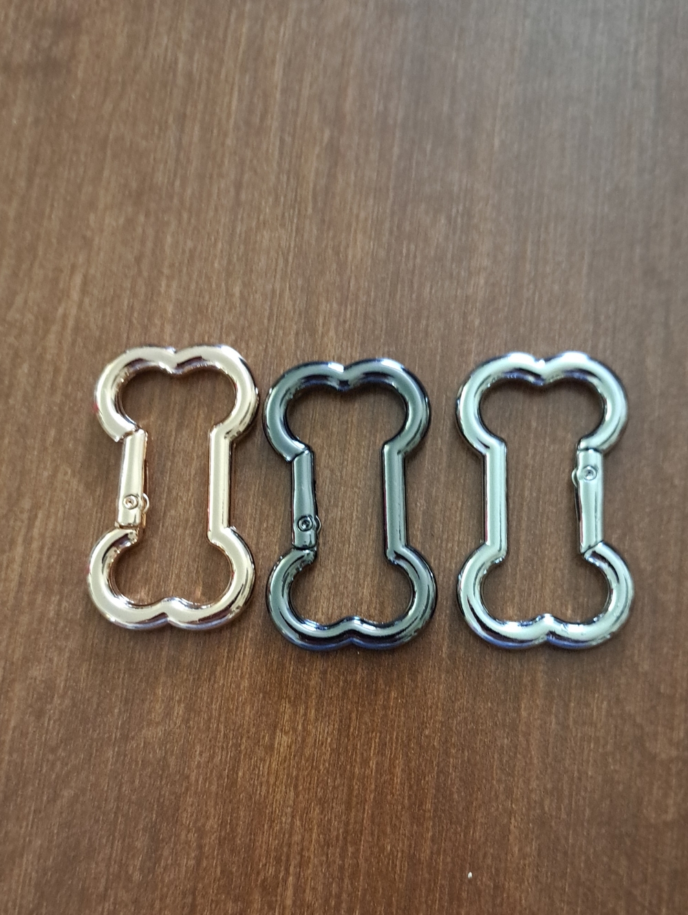 Metal Bone-Shaped Key Ring Carabiner - Gold, Gunmetal, Silver